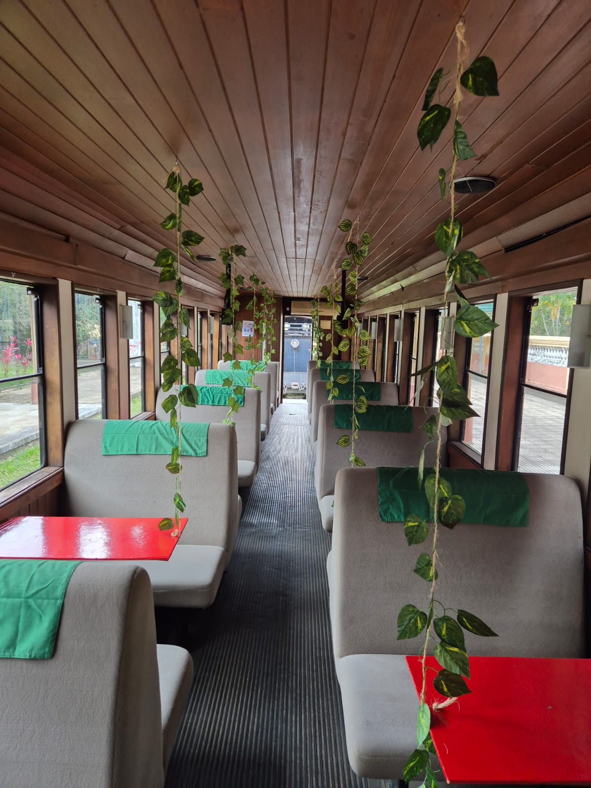 Museu ferroviário São Roque carro interno.jpeg